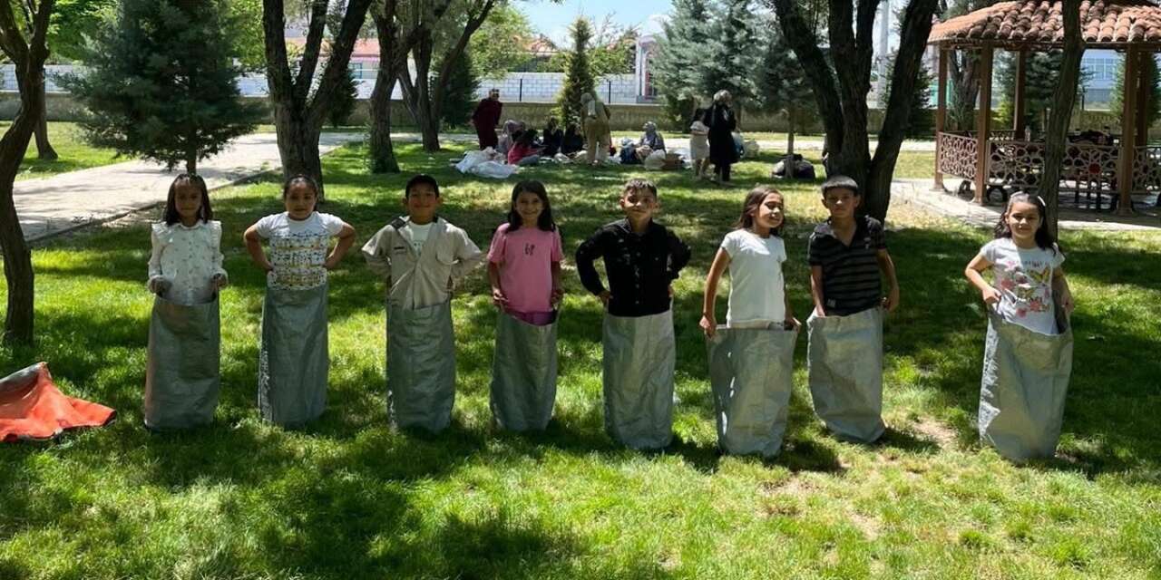 Konya Karapınar’da minikler hem eğlendi hem paylaşmayı öğrendi