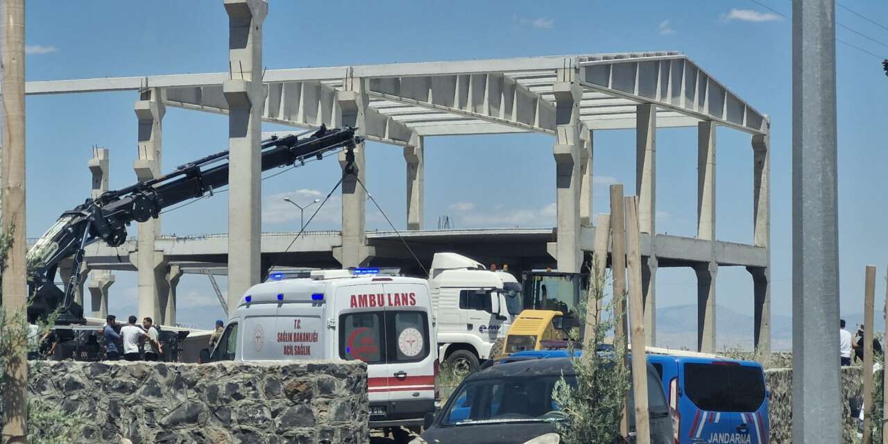 İşçilerin üzerine beton blok düştü! 1 ölü, 1 yaralı