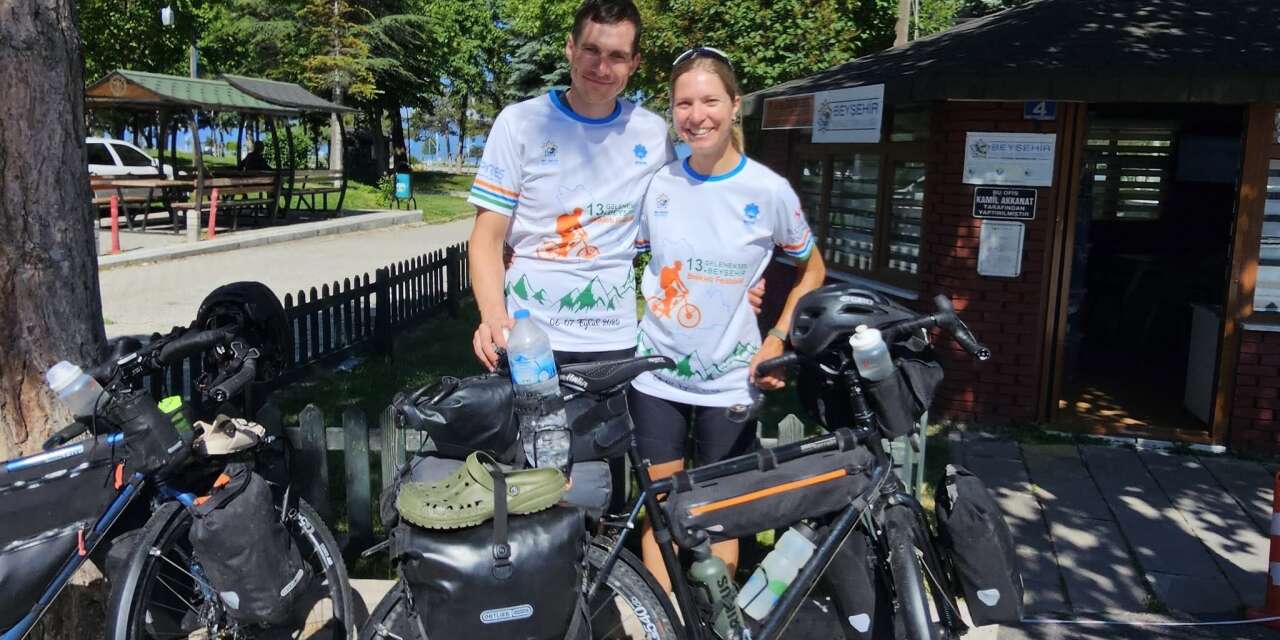 Alman çift, Bisiklet Başkenti Konya’dan Singapur’a pedallıyor