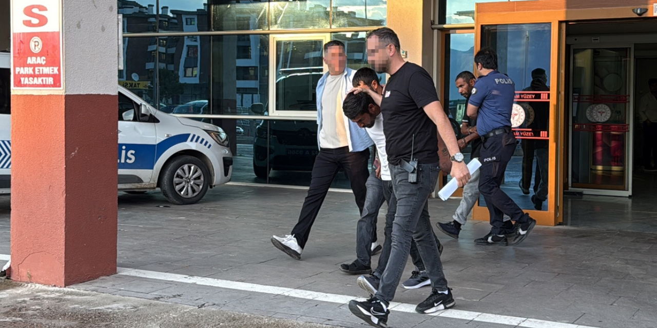 Konya’da polis durdurdu, gerçek vites körüğünden çıktı! 2 kişi tutuklandı