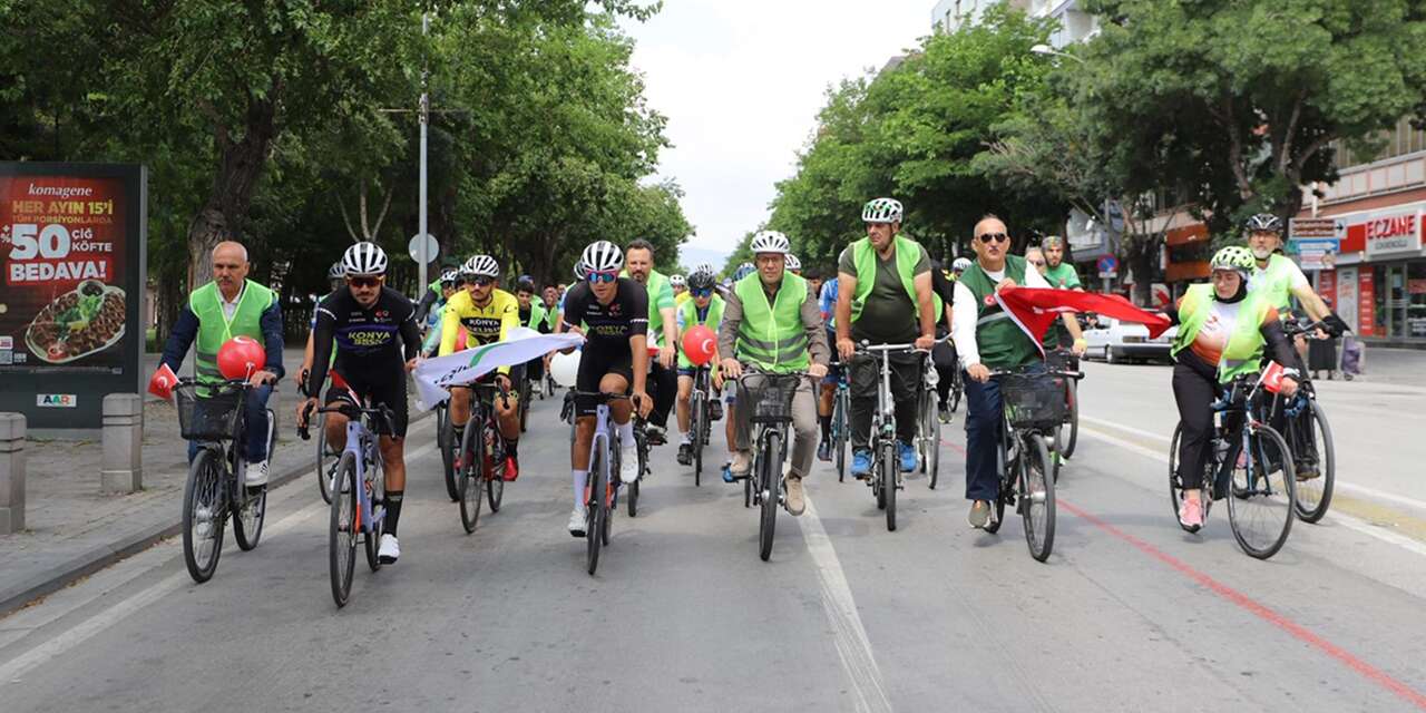 Konya’da gelenek bozulmadı! Pedallar sağlık için çevrildi