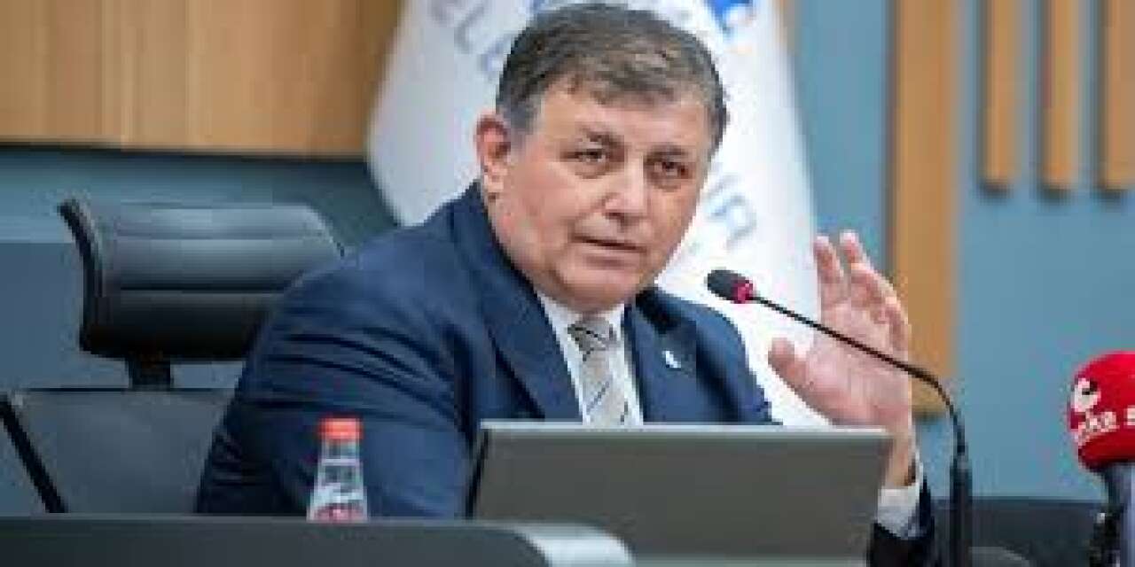 İzmir Büyükşehir Belediye Başkanı Cemil Tugay CHP'den istifa etti