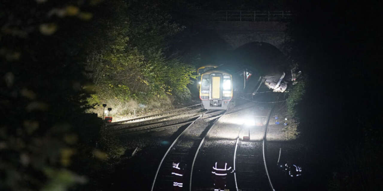 İki tren çarpıştı! Ölü ve onlarca ağır yaralı var