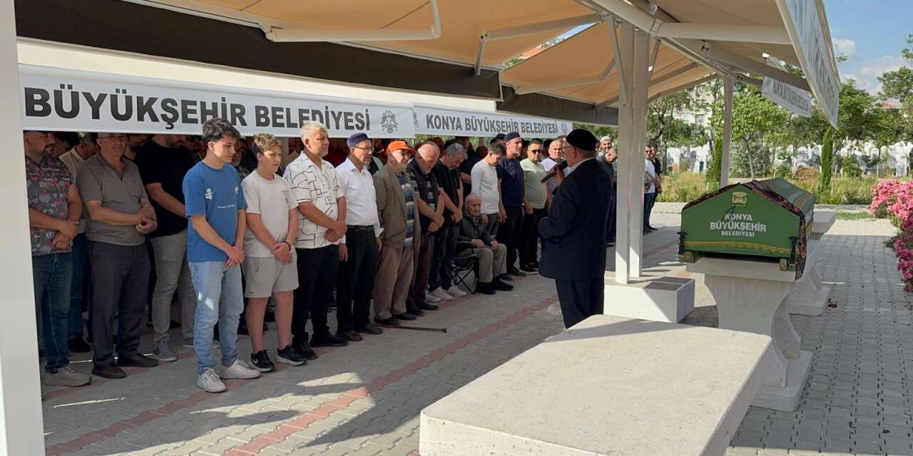 Tur midibüsünün mezar olduğu Meryem Dinç ve Gülperi Ertürk’e Konya’da acı veda
