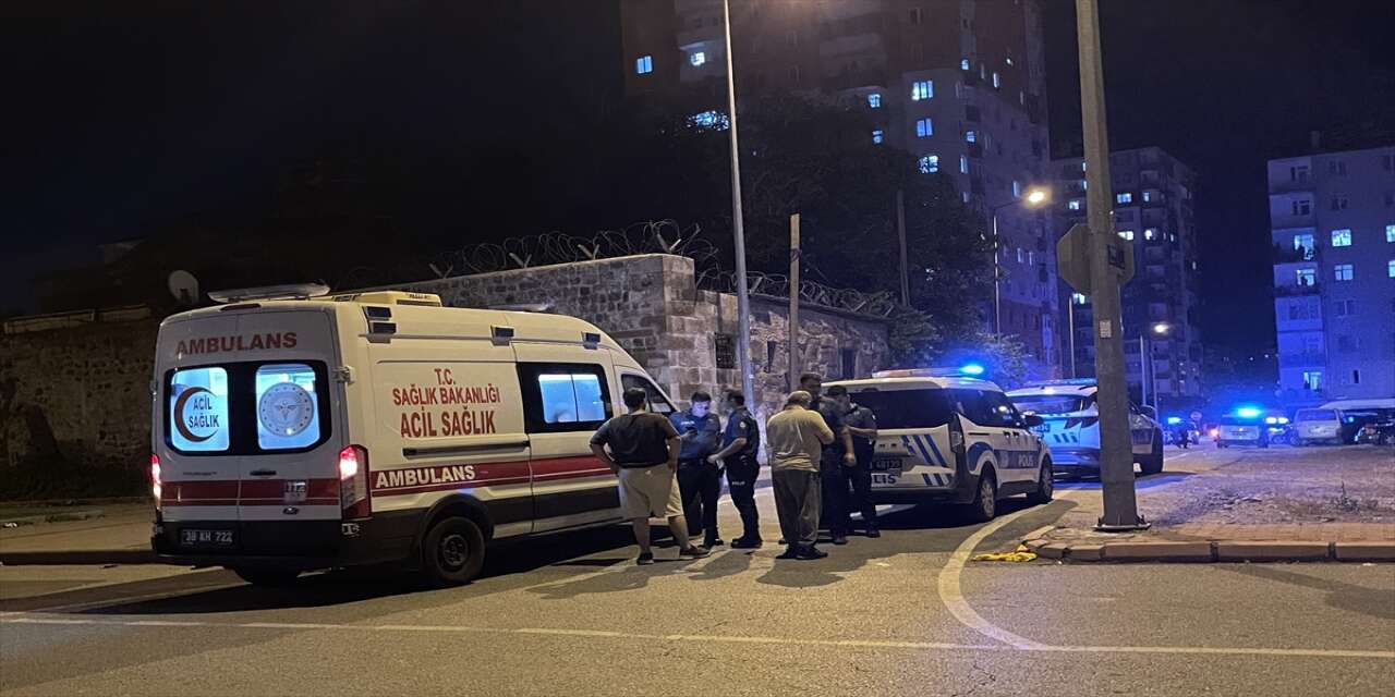 Gürültü tartışması kanlı bitti! Satırların kullanıldığı kavgada 3 yaralı var