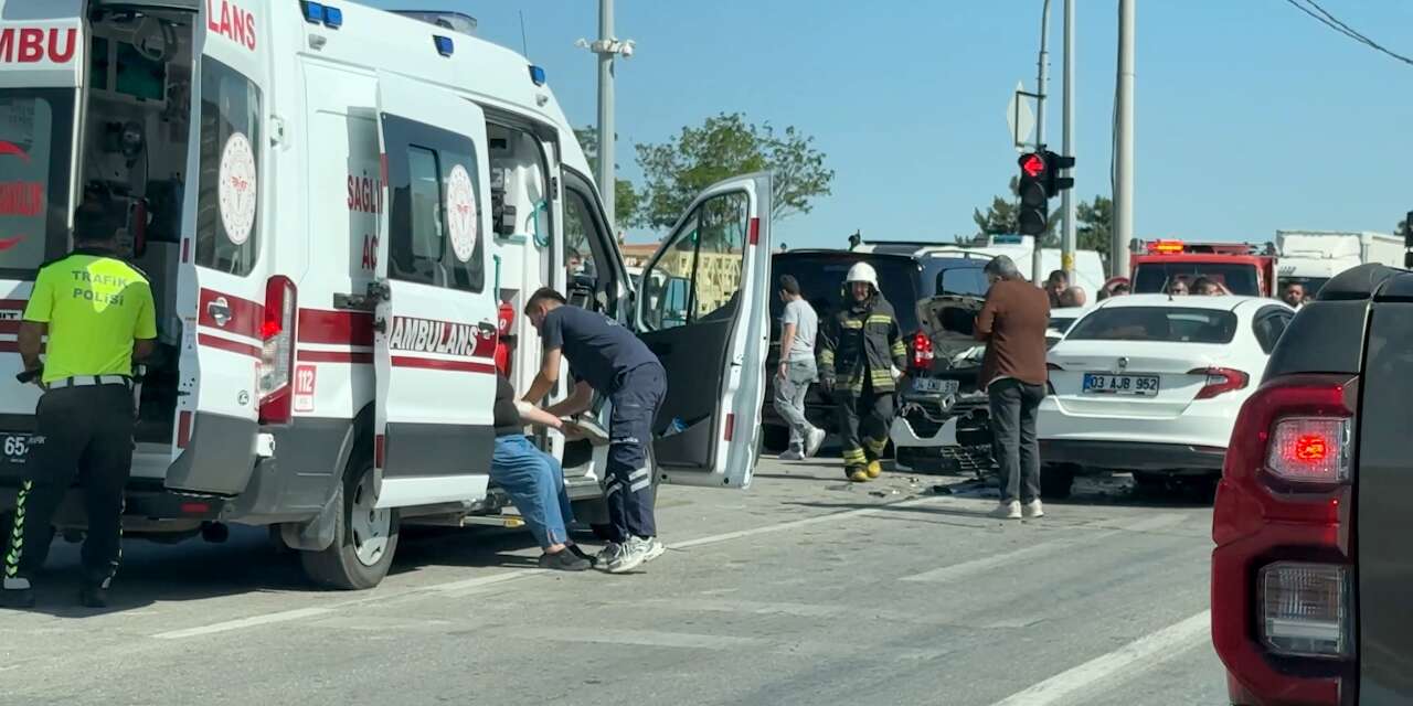 Ambulans paniği Konya yolunda kazaya neden oldu