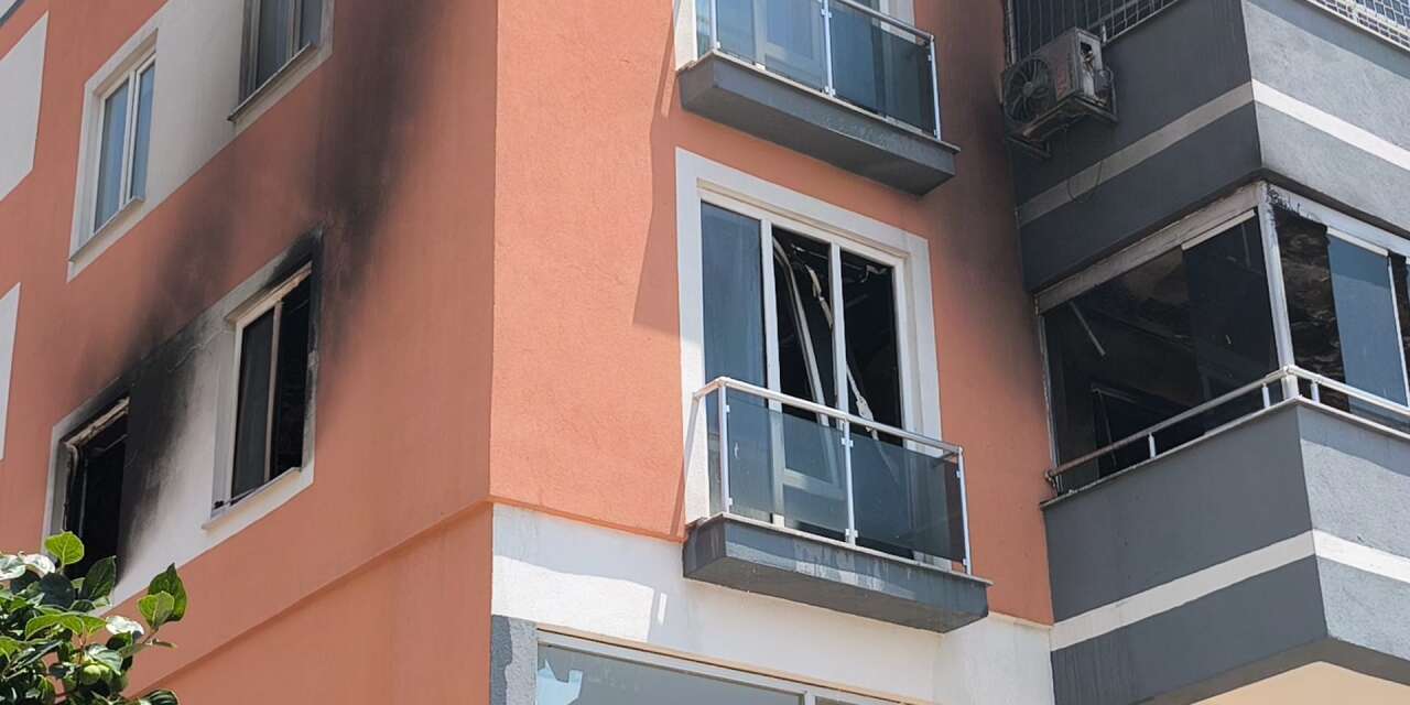 Kahreden haber! Apartman yangınında 3 engelli kardeş hayatını kaybetti