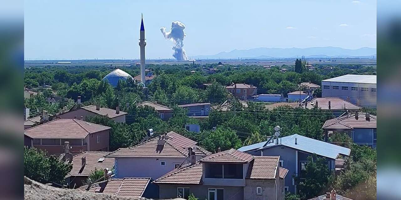 Niğde'de havai fişek fabrikasında patlama! Yaralılar var