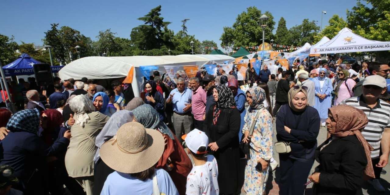 Konya Kültürpark'ta AK Parti ile aşure bereketi yaşandı