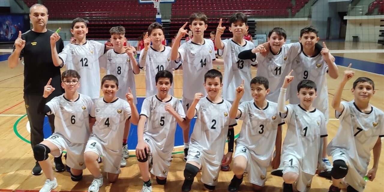 Konya Büyükşehir Belediyespor'un gençleri şampiyon oldu