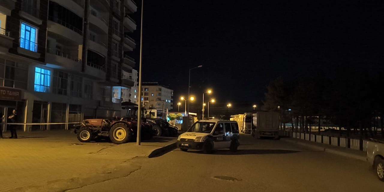 Tartışma kanlı bitti! Baba ile oğlu vuruldu