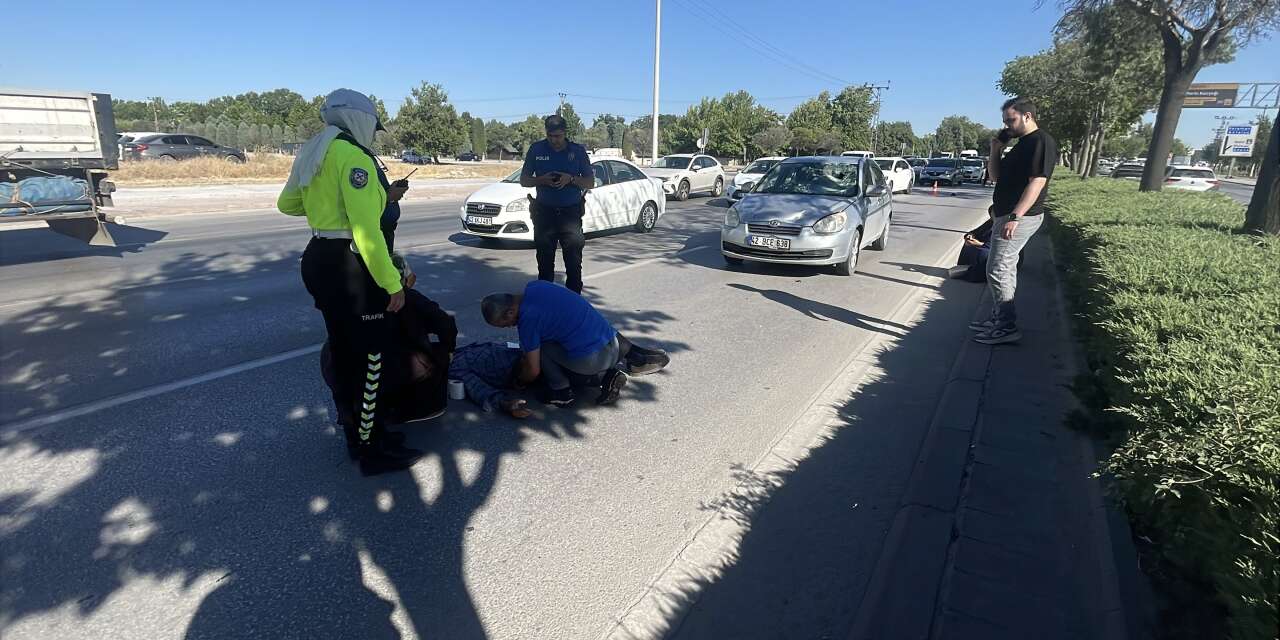 Yer Konya! Bisikletiyle yolun karşısına geçmek isterken canından oluyordu