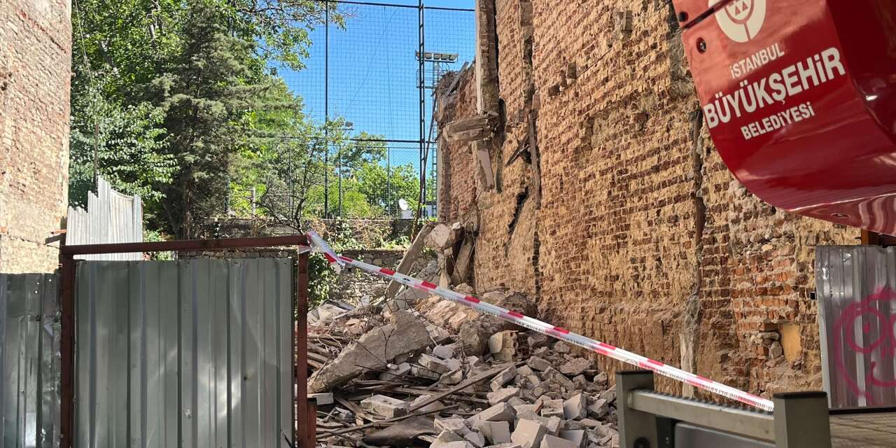 Kentsel dönüşüm yıkımında göçük! 2 işçi enkaz altında kaldı