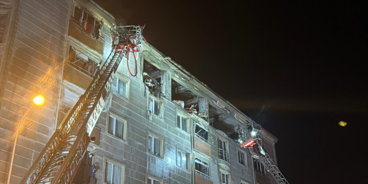 Apartmanın son katında patlama oldu! 2 can kaybı var