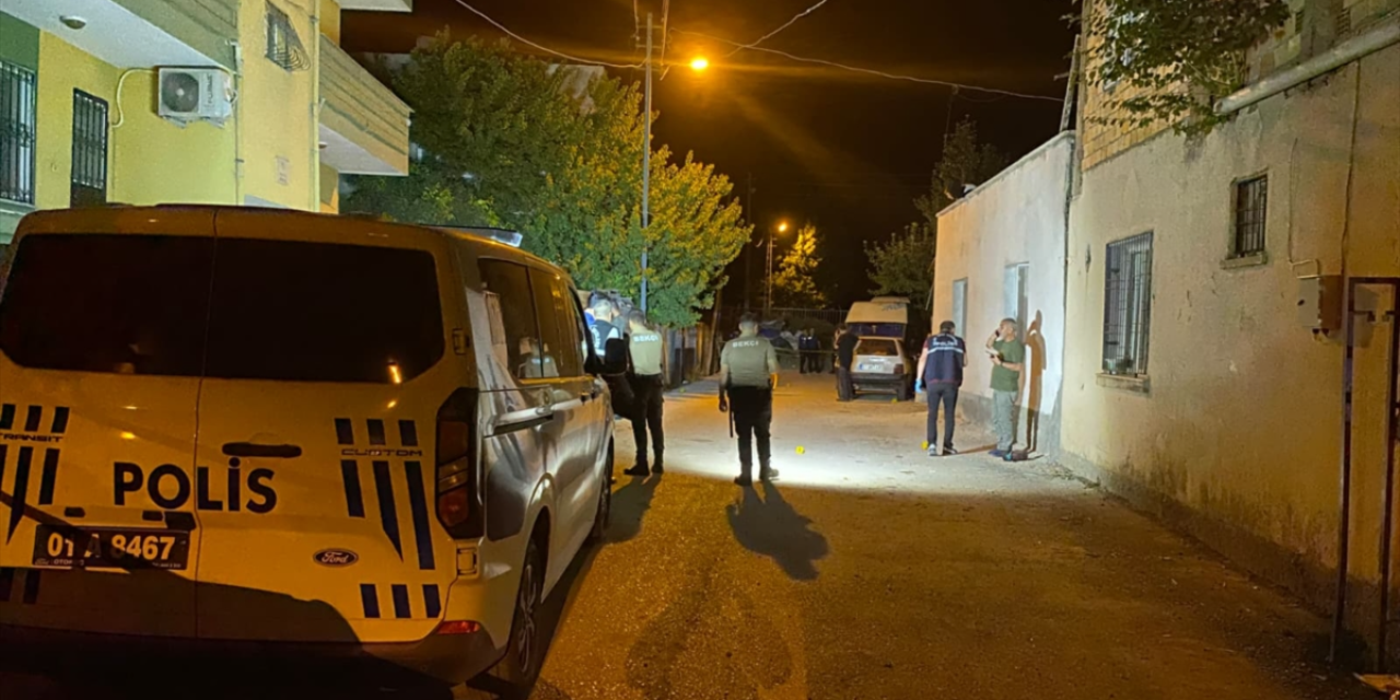 Sokak ortasında silahlar konuştu: 4 yaralı