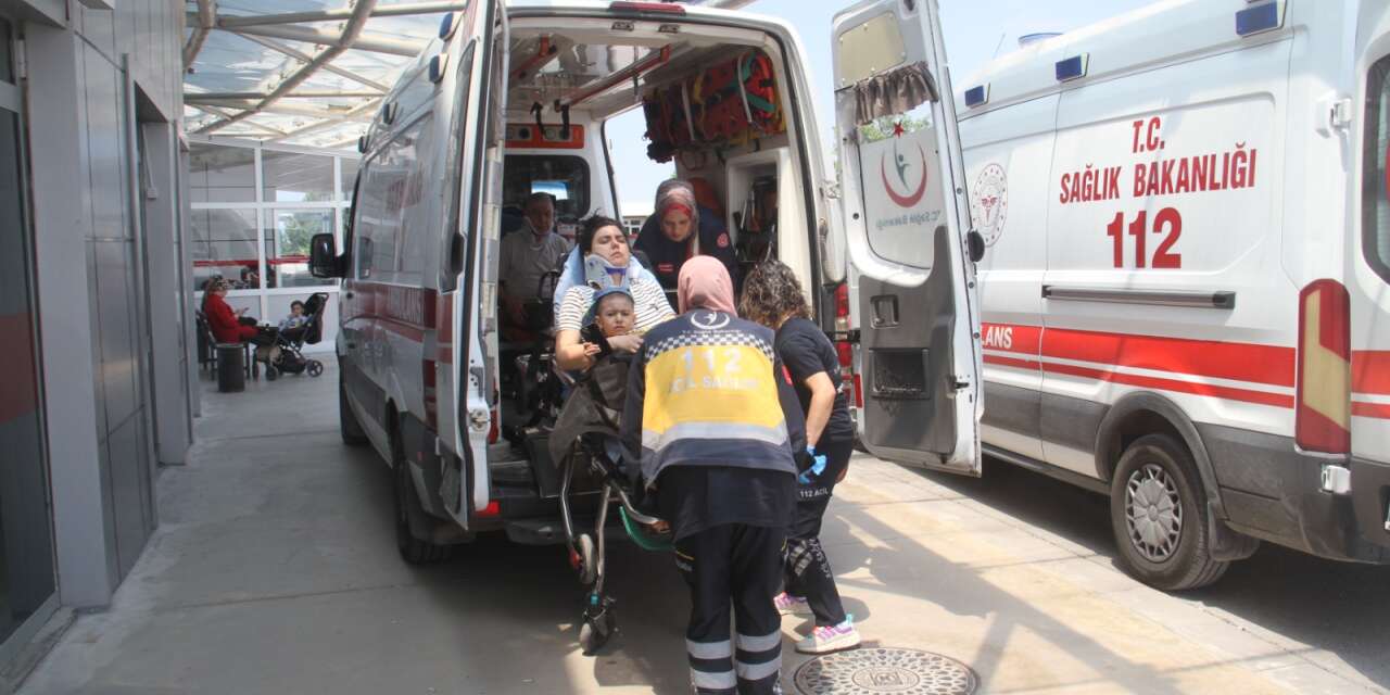 Konya'da otomobil şarampole savruldu! 5 kişi yaralandı
