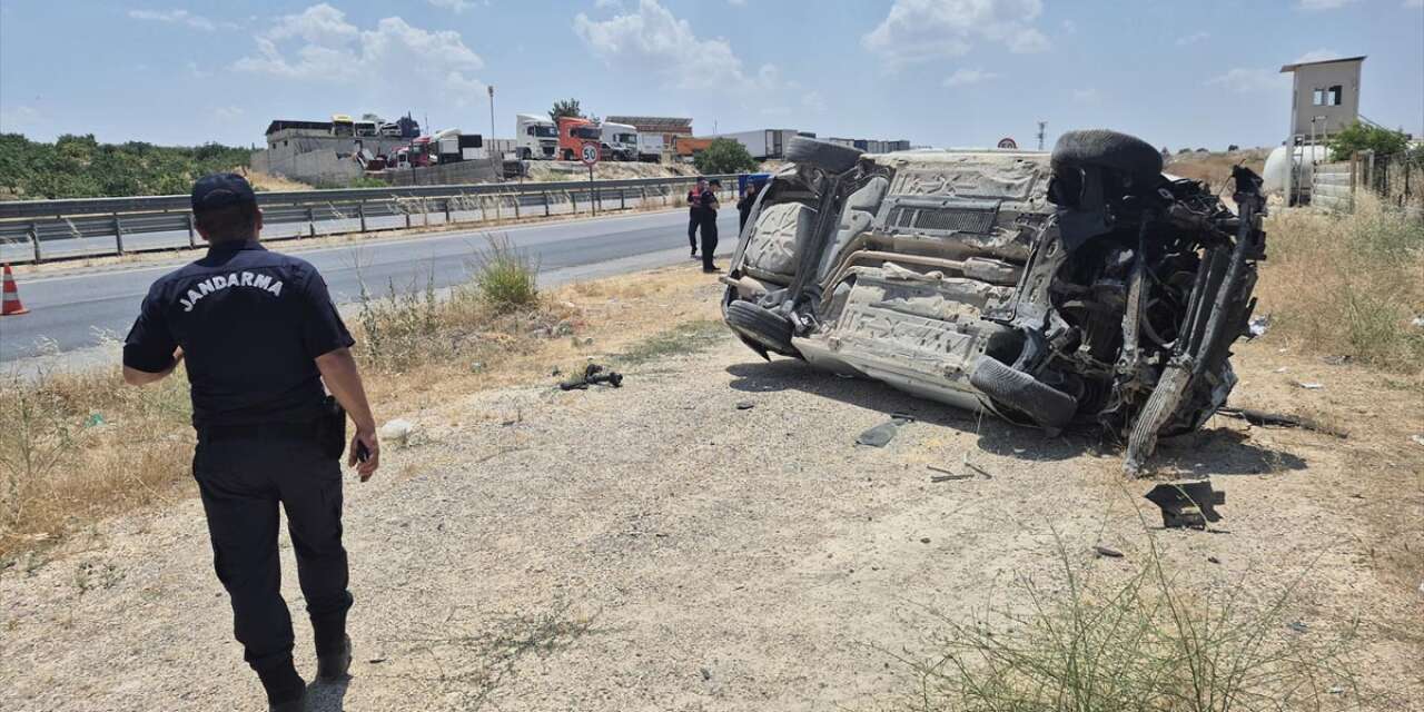 Kontrolden çıkan otomobil şarampole devrildi: 9 yaşındaki Yusuf öldü, 8 yaralı var