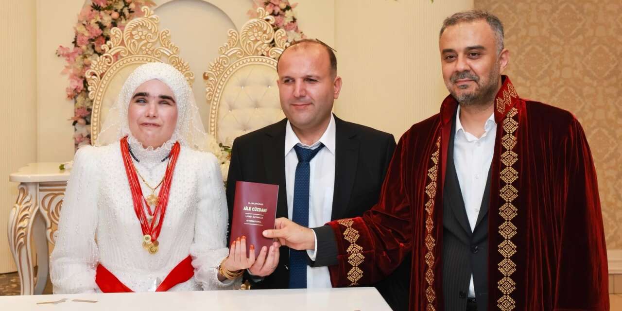 Gönül gözüyle sevdiler, bir ömür beraberliğe evet dediler