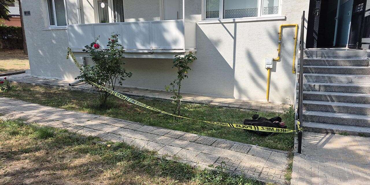4’üncü kattaki pencereden düşen 89 yaşındaki kadın öldü