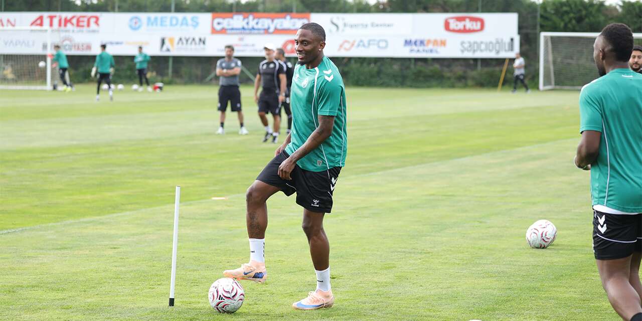 Konyaspor'da Andzouana meselesi çözüldü! Takımla çalışmalara başladı