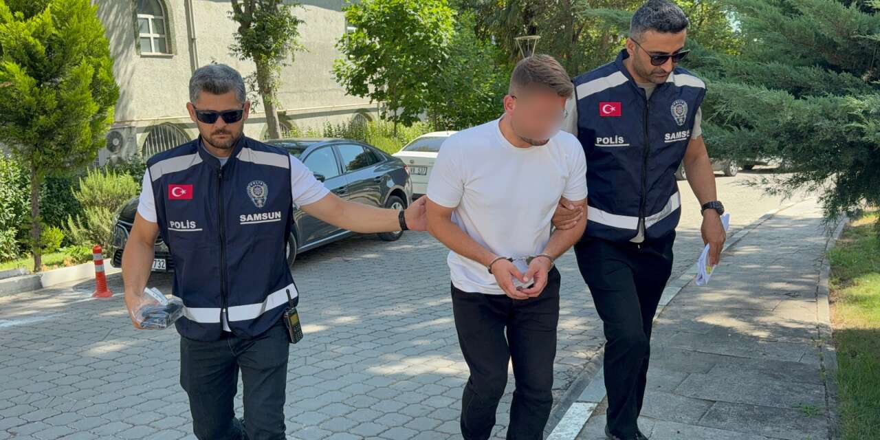 Eşine gönderdiği fotoğraf yüzünden gözaltına alındı