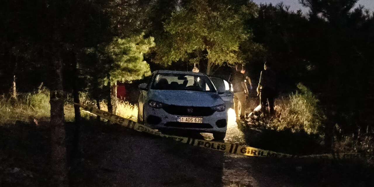 Husumetliler görüşmek için buluştu, biri getirdiği tüfeği ateşledi