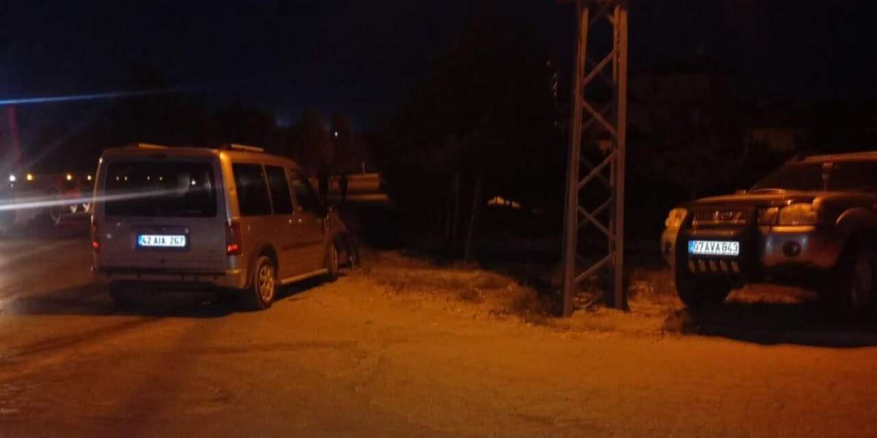 Konya'da trafik kazası! Karapınar’da kamyonetler çarpıştı, 2 kişi yaralandı