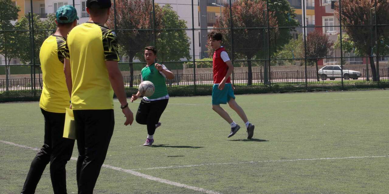 Konya’da genç yetenekler aranıyor! Karatay Belediyespor’un futbolcu seçmeleri başlıyor