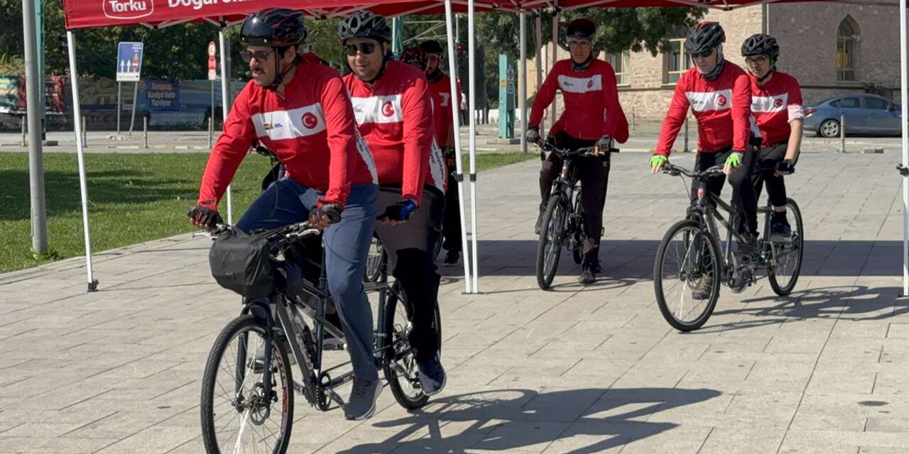 Konya'dan Ankara'ya 259 kilometrelik anlamlı yolculuk! Görme engelli ekip yola çıktı
