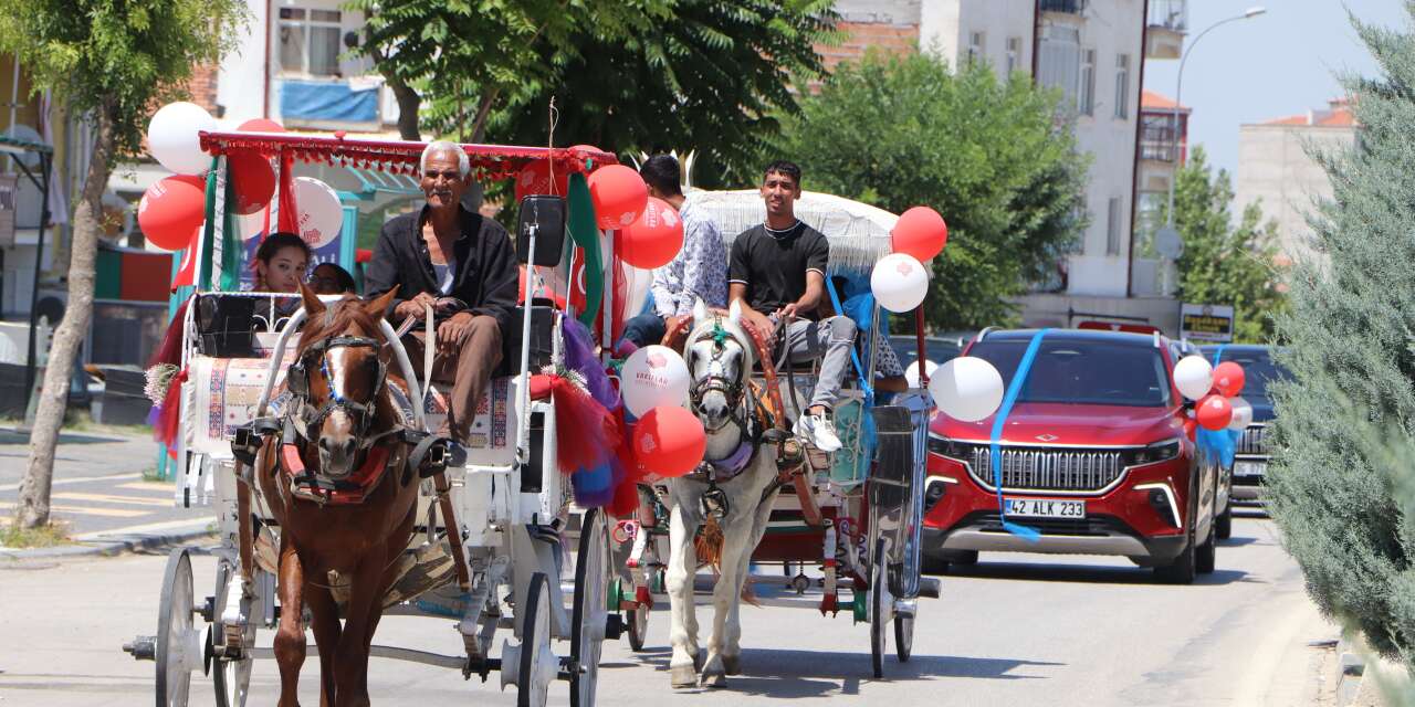 Tarih ve modern dünya aynı konvoyda buluştu, arkasından padişahın 530 yıllık gizemli şartı çıktı