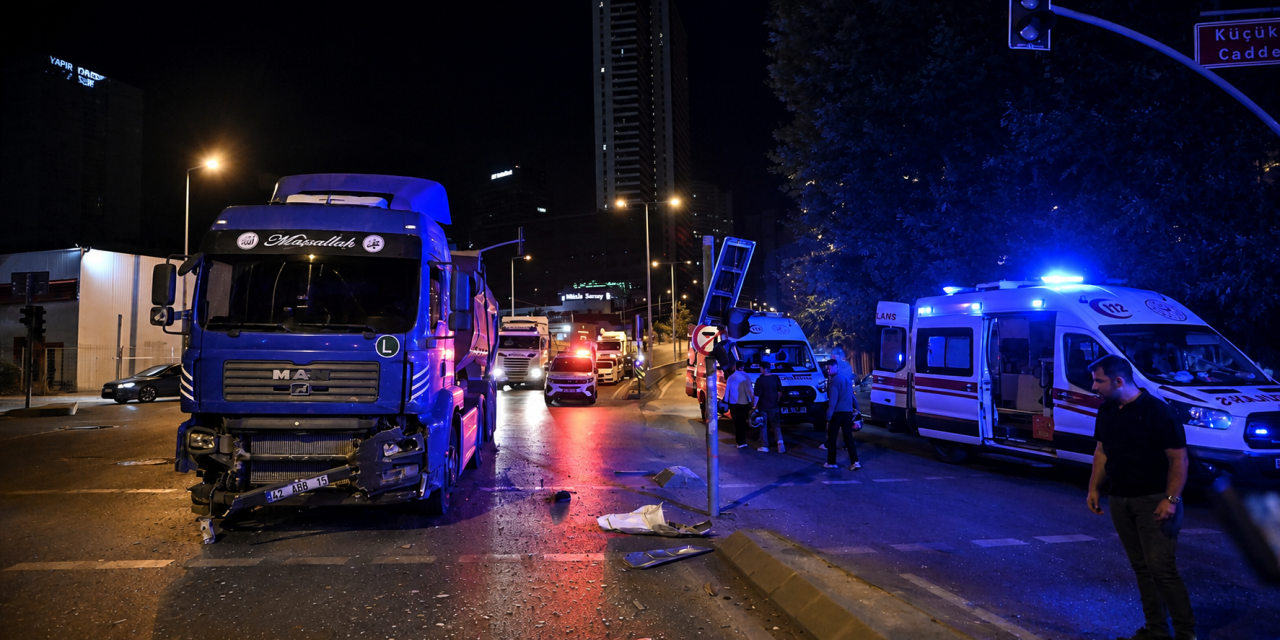 Konya plakalı kamyon kaza yaptı! 1'i ağır, 4 kişi yaralandı