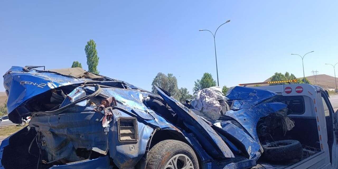 Aile ziyareti dönüşü kaza! Uzman çavuş ve eşi öldü, 8 aylık bebeğin durumu ağır
