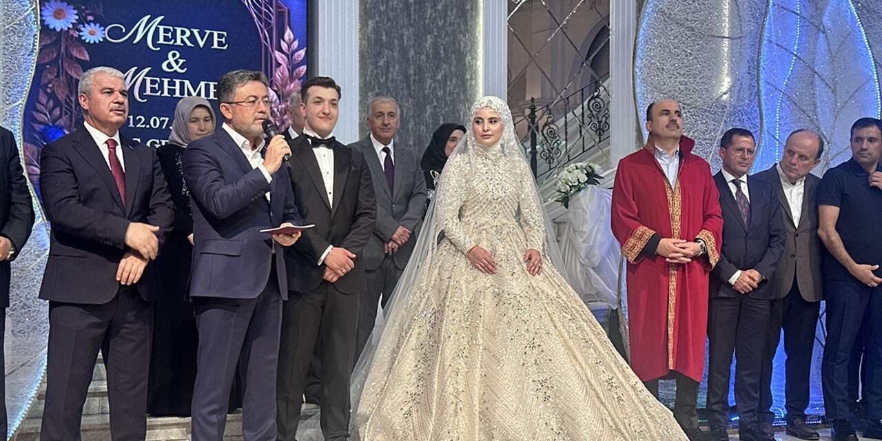 Konya Sanayi Odası Başkanı oğlunu evlendirdi! Şahit Bakan Yumaklı oldu