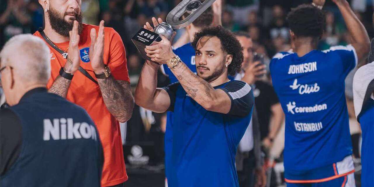 Shane Larkin resmen Fenerbahçe’de