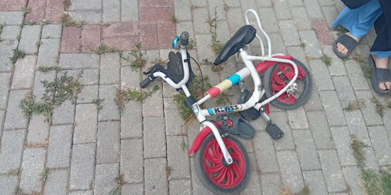 Bisikletiyle dolaşan 6 yaşındaki çocuğa hafriyat kamyonu çarptı