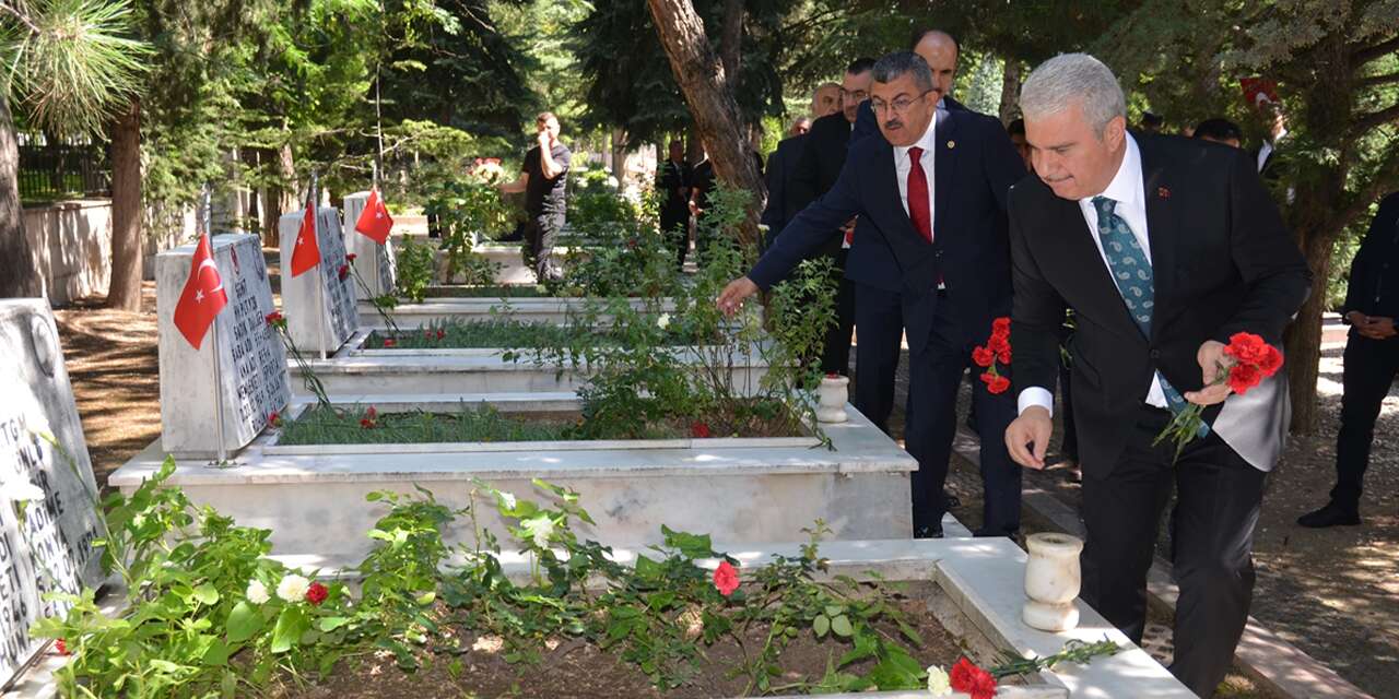 Konya'da 15 Temmuz kahramanları unutulmadı! Şehitler dualarla anıldı
