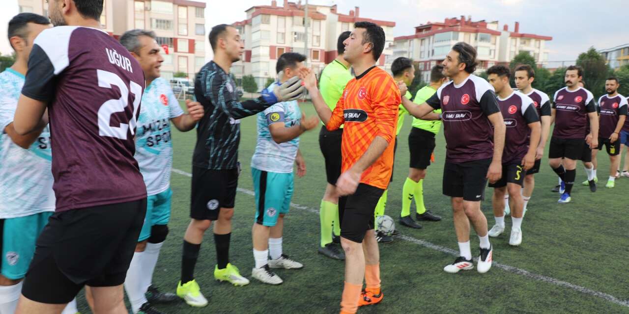 Konya Adliyesi'nde 15 Temmuz Futbol Turnuvası tamamlandı! Şampiyon belli oldu