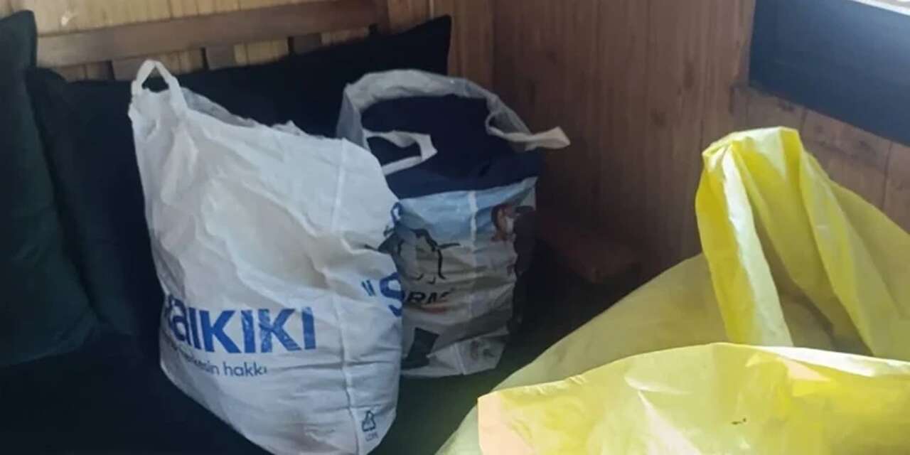 İhtiyaç sahipleri için bağışlanan kıyafetlerin cebinden çıkanlar şaşkına çevirdi