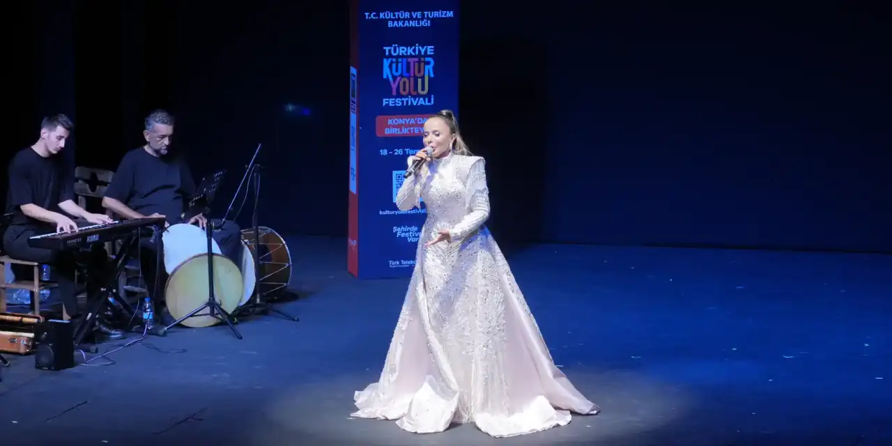 Konya'da sanat rüzgarı! Soprano Ceylan Balcı'dan unutulmaz konser