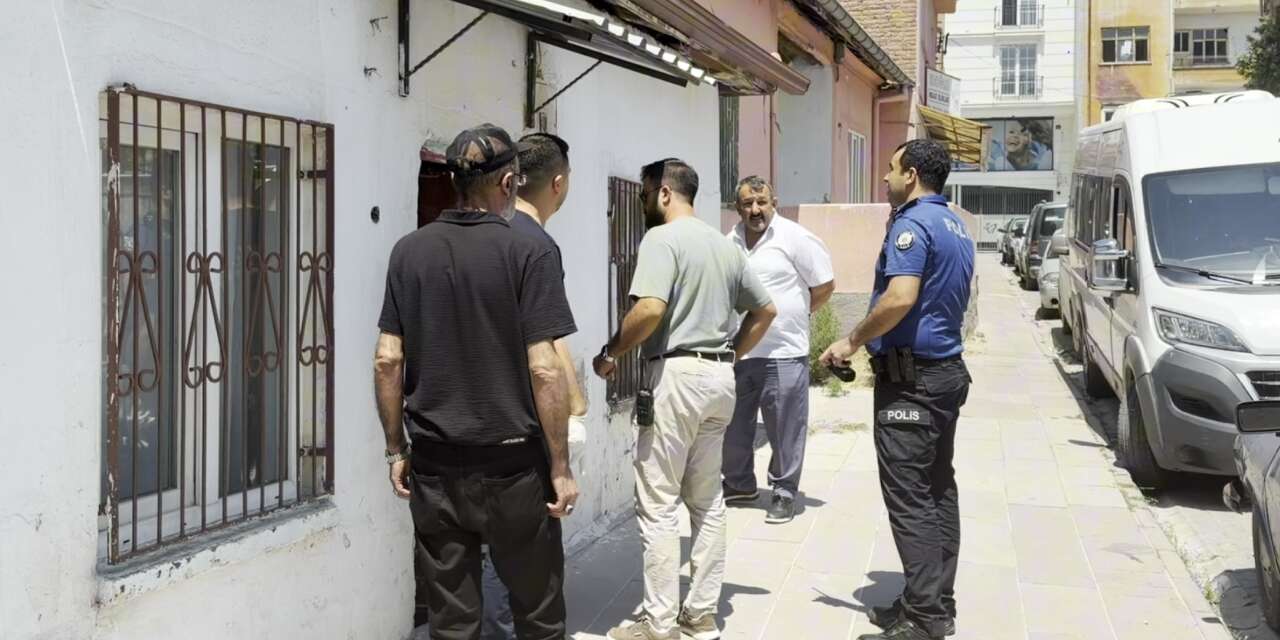 İşten geldi, 37 yaşındaki arkadaşının cesedini buldu