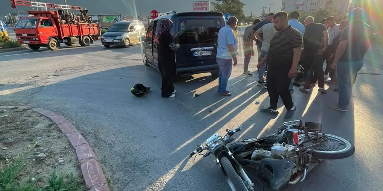 Konya'da otomobil ile motosiklet çarpıştı! 17 yaşındaki genç yaralandı