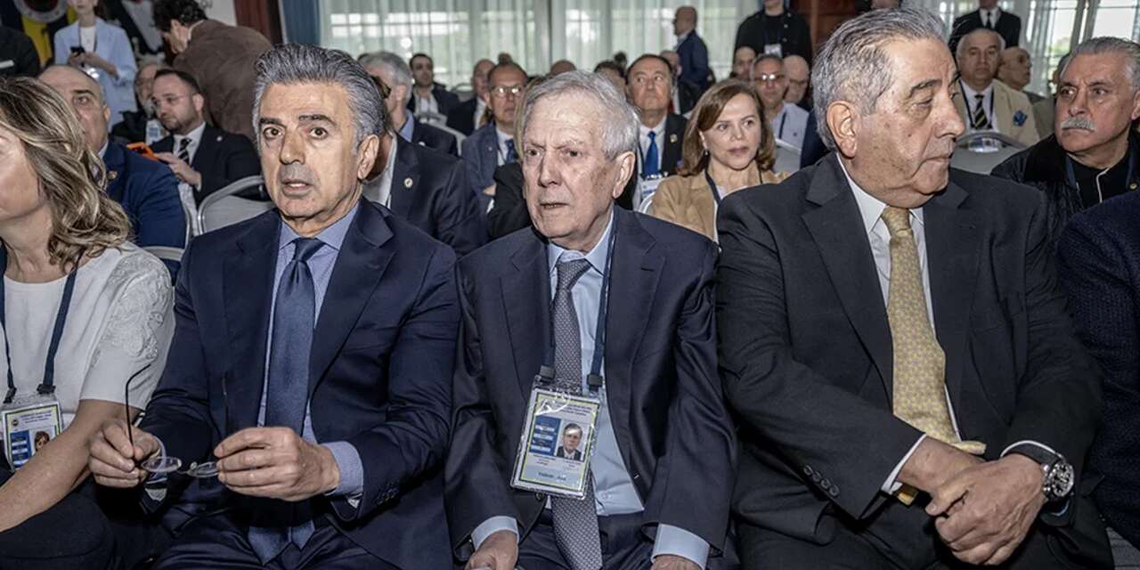 Fenerbahçe’de Aziz Yıldırım’ın en yakını dahil 7 yönetici istifa etti
