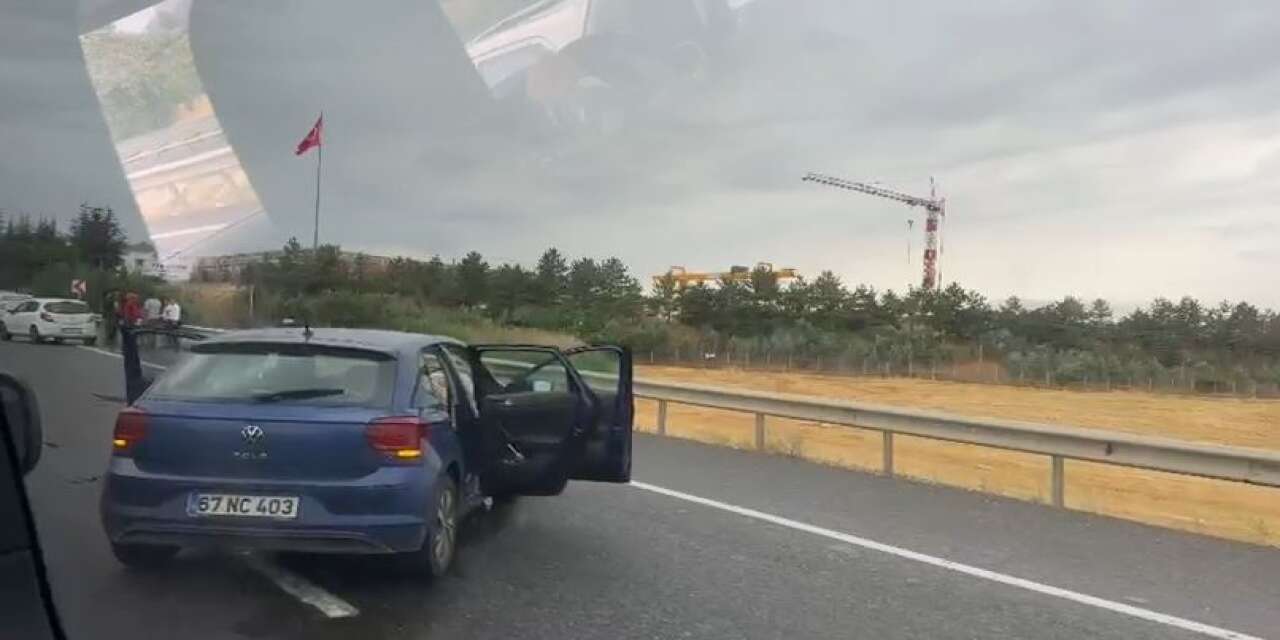 Ankara - Konya karayolunda yağış zincirleme kazaya neden oldu