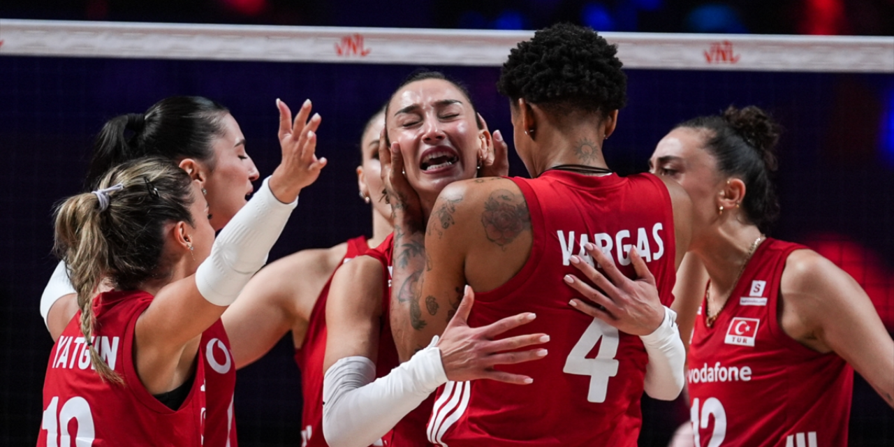Tarih yazdılar! Filenin Sultanları VNL şampiyonu oldu