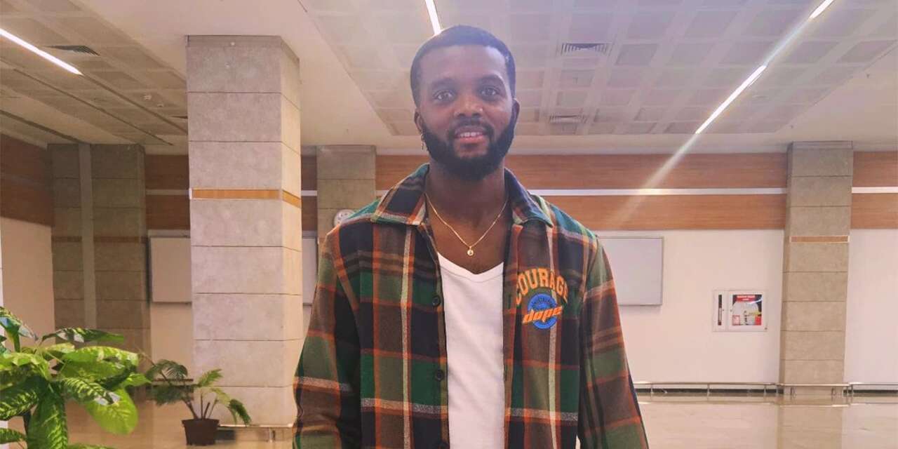 Konyaspor’un yeni transferi imza için Konya’ya geldi
