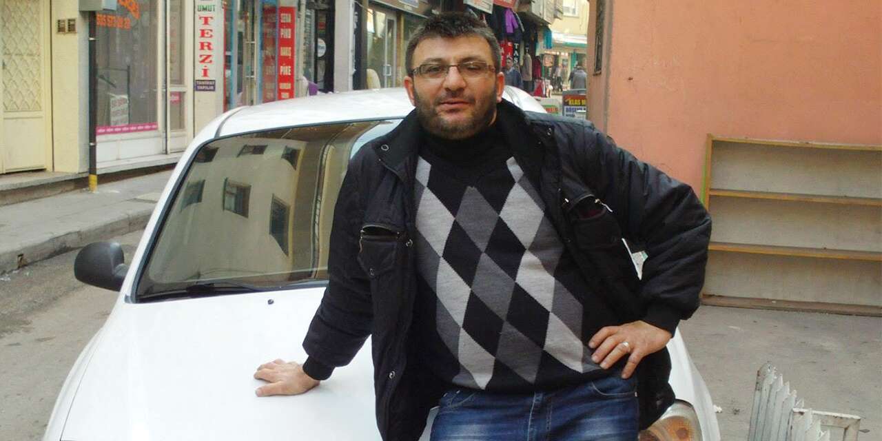 Arıları öldürmek istedi, kendi canından oldu