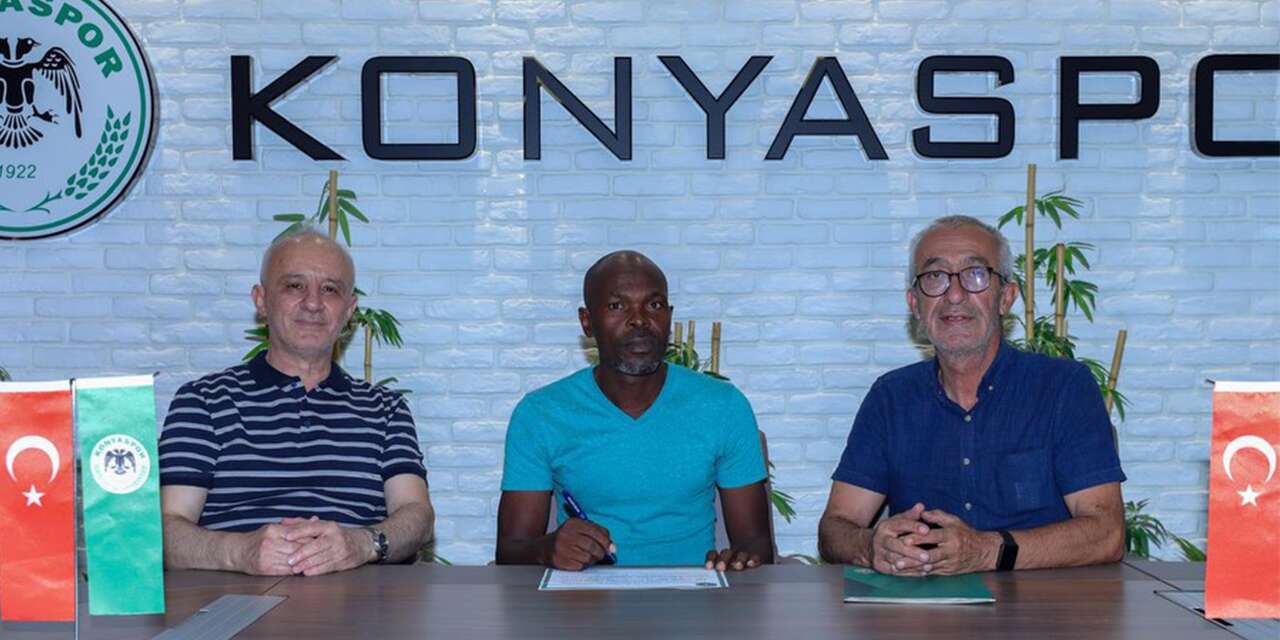 Konyaspor'dan Afrika hamlesi! Togo'da imzalar atıldı