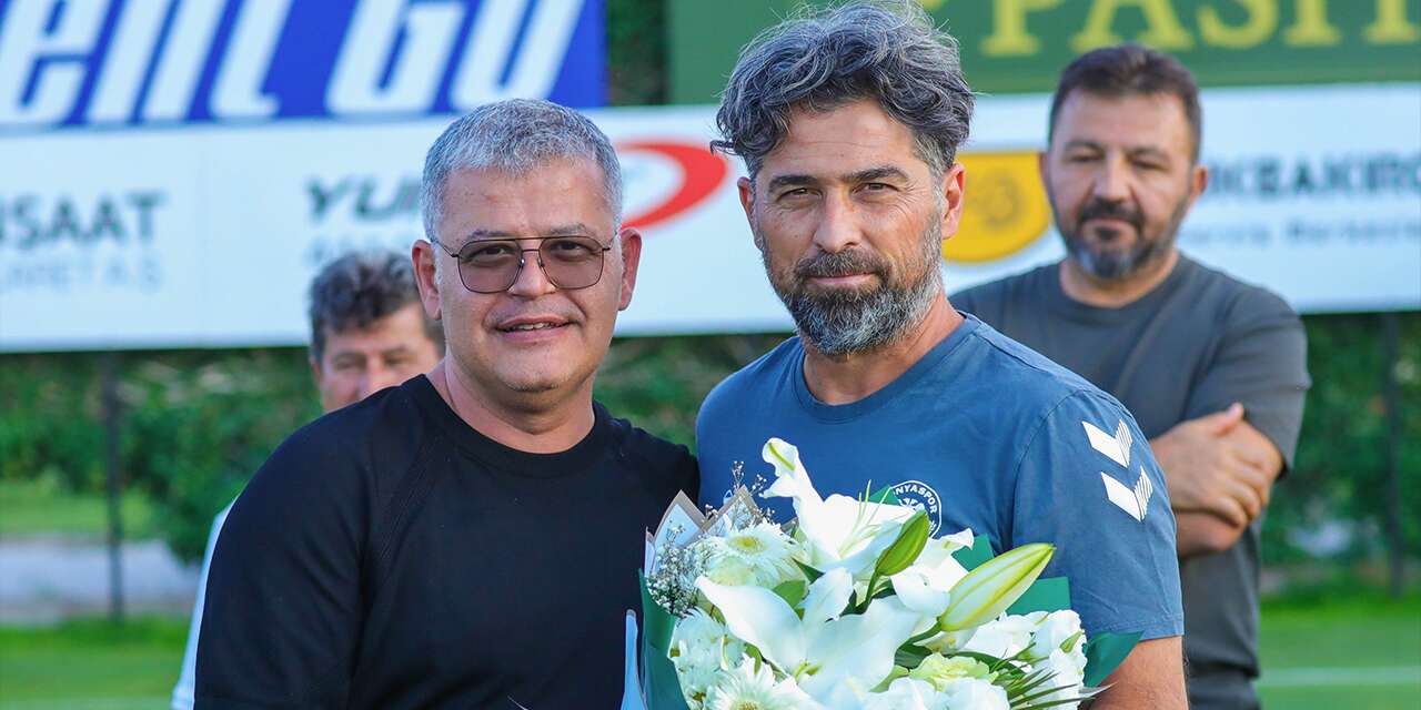 Konyaspor yönetimi, İlhan Palut ile bir araya geldi