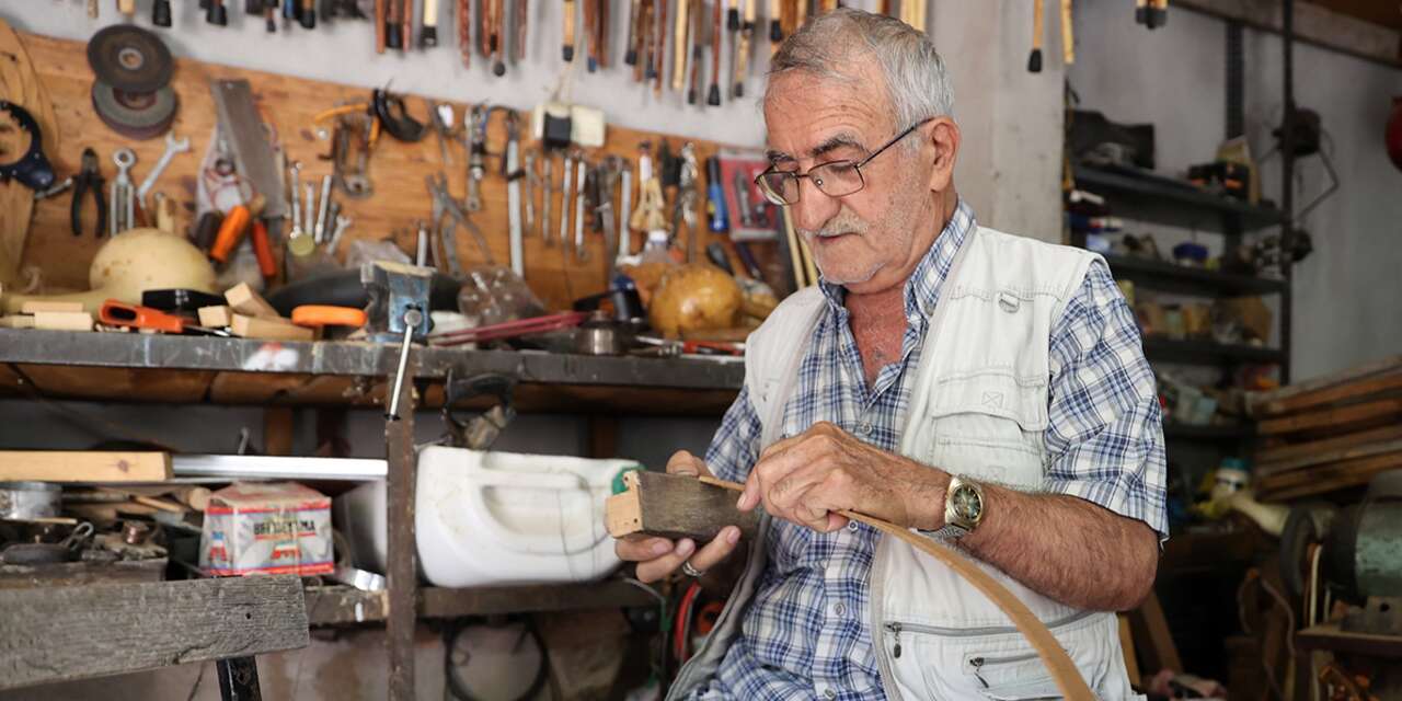 Konya'da 75 yaşında hayran bırakan başarı! 150 bastonluk koleksiyon yaptı