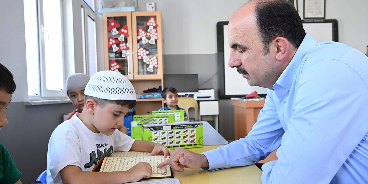 Başkan Altay, Konya’da tatilini Kur'an kursunda geçiren öğrencilerle buluştu